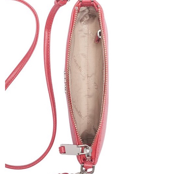 Calvin Klein Hayden leather crossbody - Picture 6 of 7